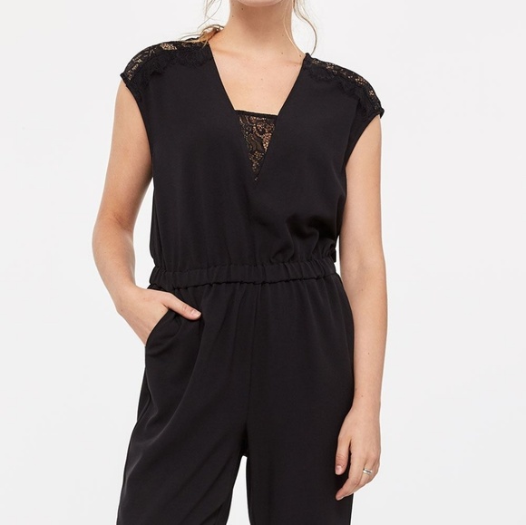NWOT Reitmans Black Sleeveless Lace Panel Jumpsuit